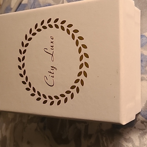 GEMS BY CITY LUXE BLUE ZIRCON ADJUSTABLE FINE SILVER PLATED RING - Picture 11 of 12